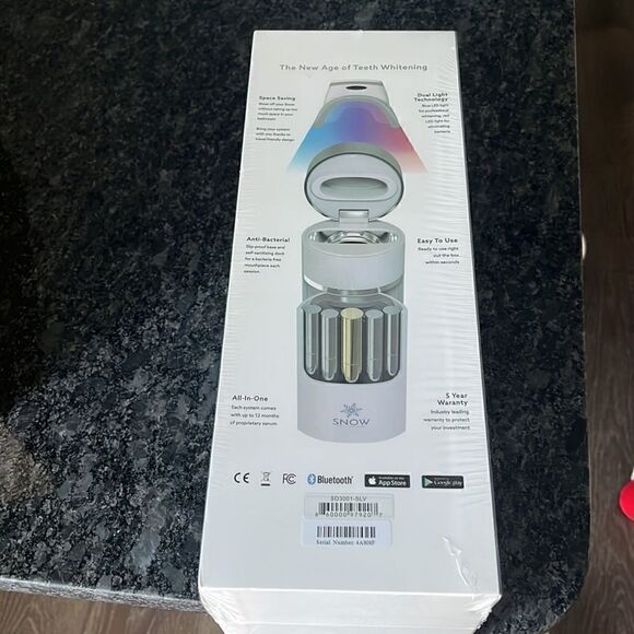 SNOW professional teeth whitening kit NEW in box - Picture 3 of 3